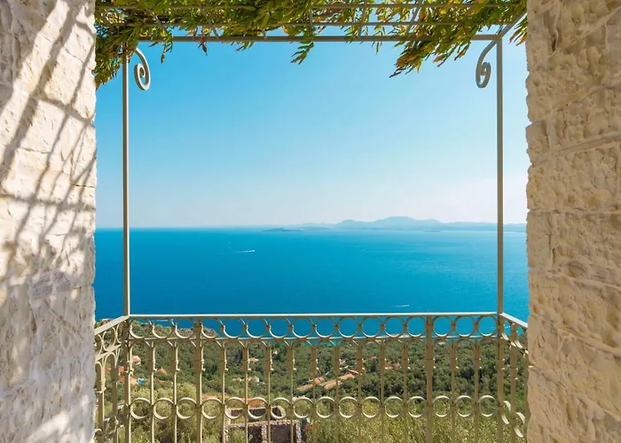 Paleopetres Marnie - Private Pool - Sea Views - Nissaki - North East Coast - ヴィラ ニサキオン